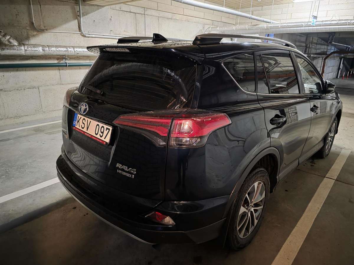 Toyota RAV4 - 6