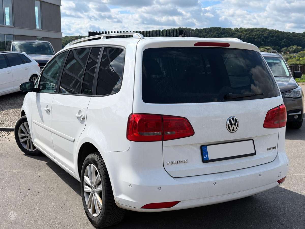 Volkswagen Touran - 4