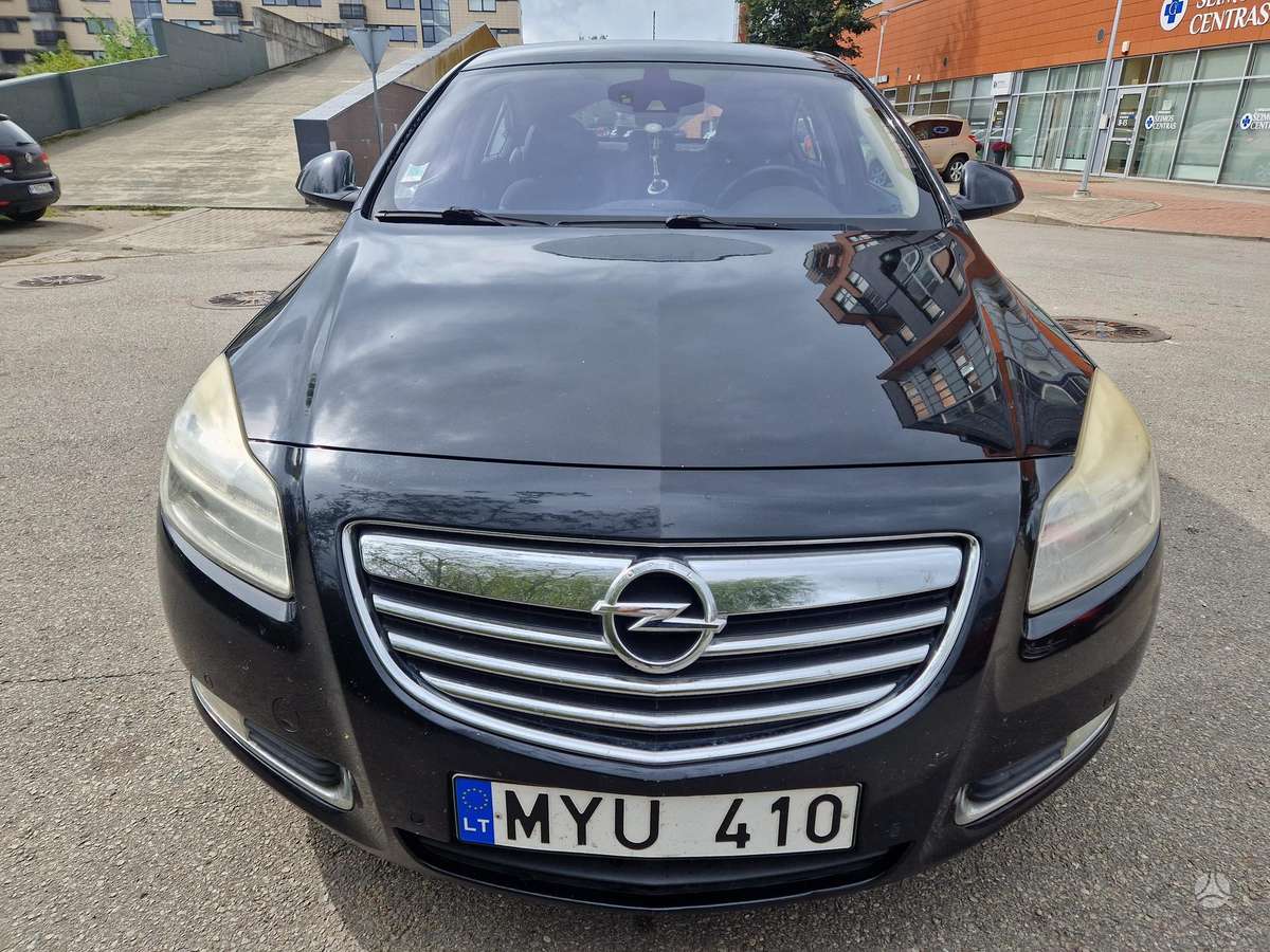 Opel Insignia, 2.0 l., Седан