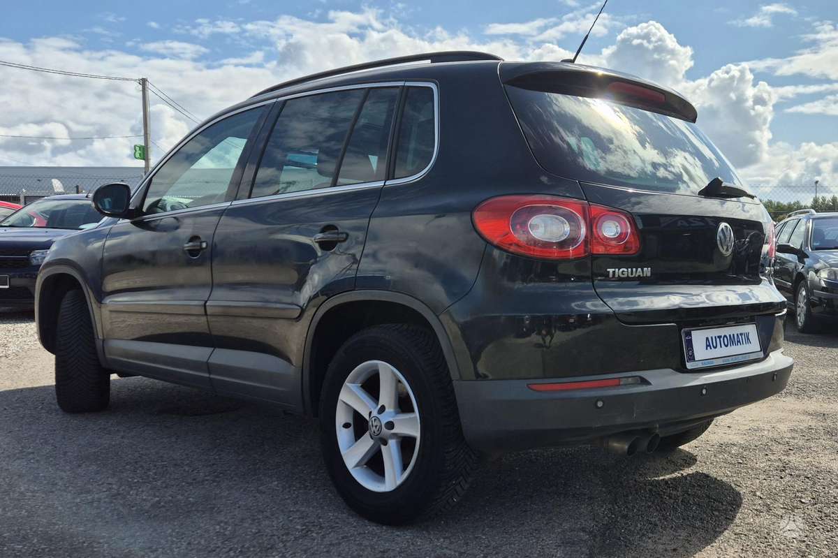 Volkswagen Tiguan - 2
