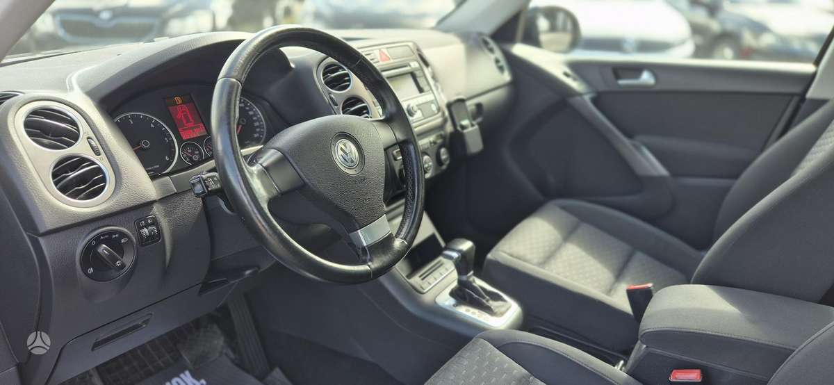 Volkswagen Tiguan - 5