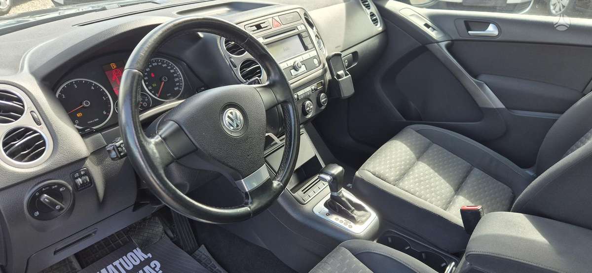 Volkswagen Tiguan - 6