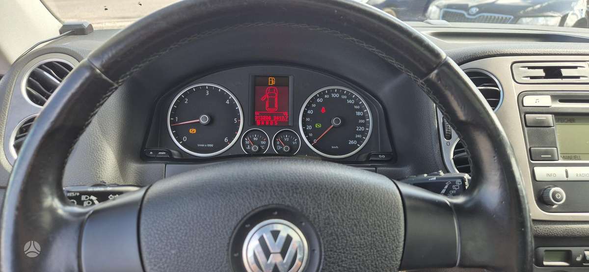 Volkswagen Tiguan - 7