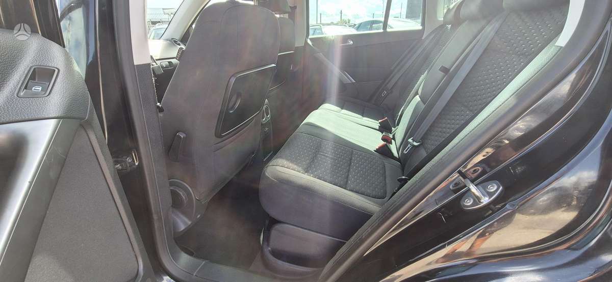 Volkswagen Tiguan - 9
