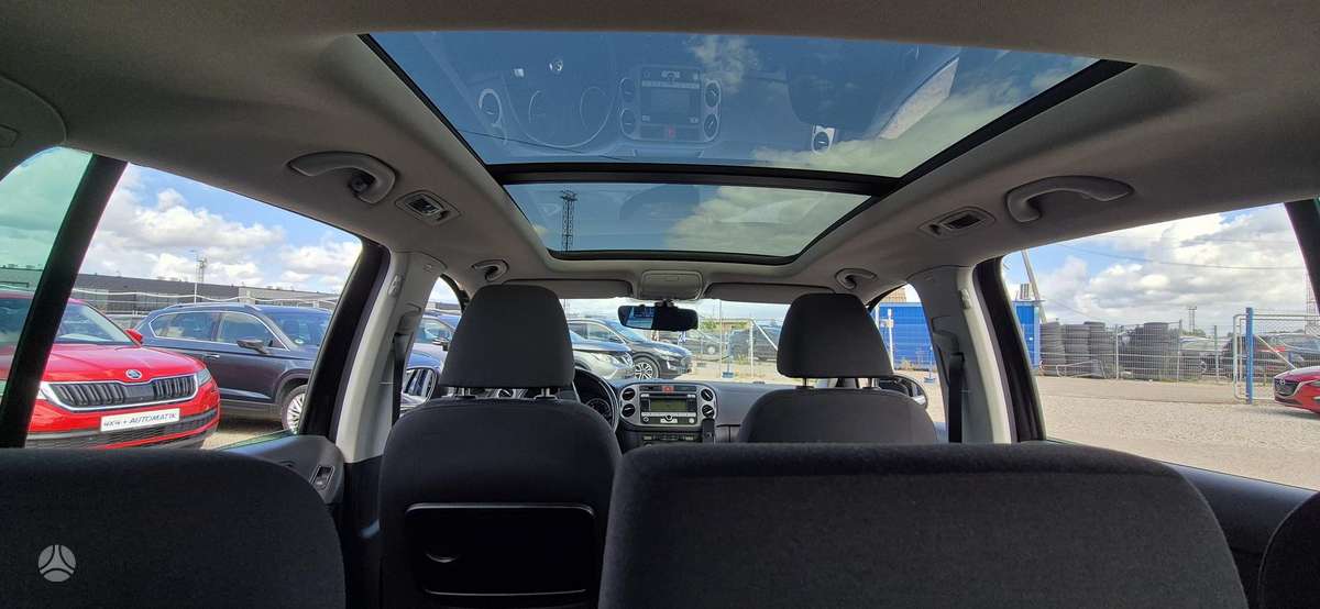 Volkswagen Tiguan - 11