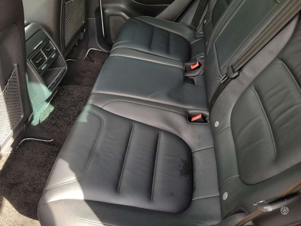 Volkswagen Touareg - 12