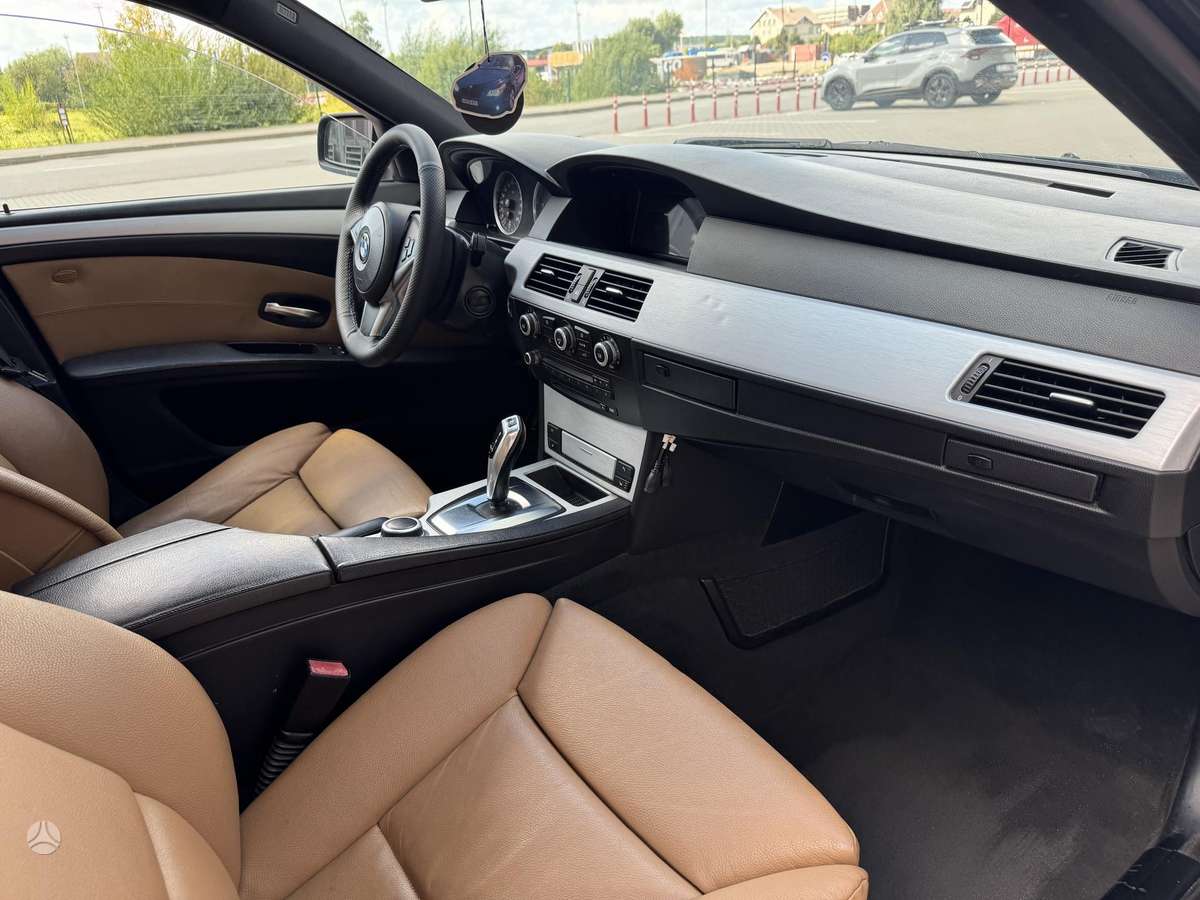 BMW 525, 3.0 l., Седан