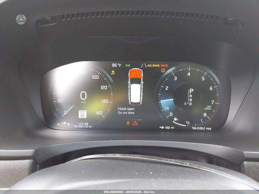 Volvo V90 Cross Country - 10