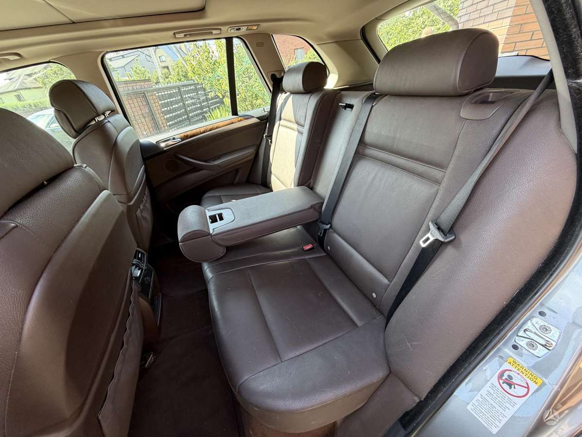 BMW X5, 3.0 l., Минивэн
