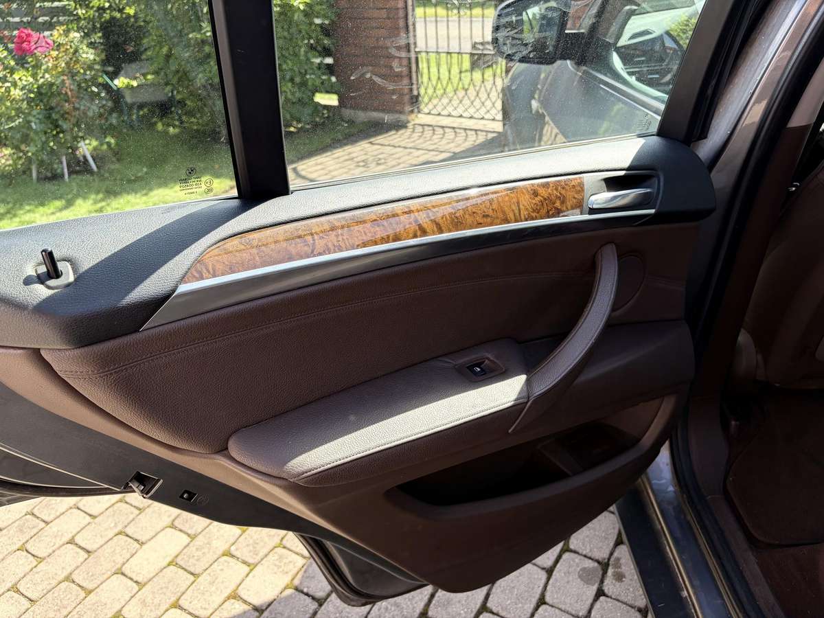 BMW X5, 3.0 l., Минивэн