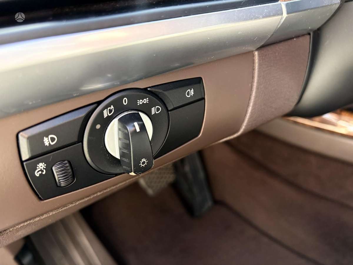 BMW X5, 3.0 l., Минивэн