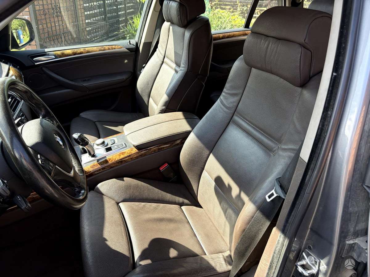 BMW X5, 3.0 l., Минивэн