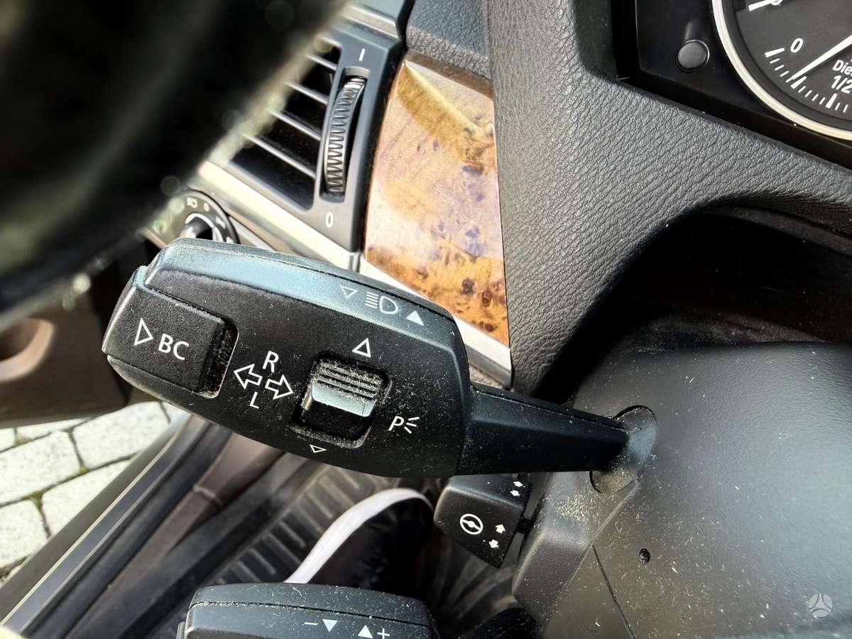 BMW X5, 3.0 l., Минивэн