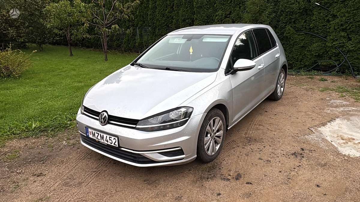 Volkswagen Golf - 1