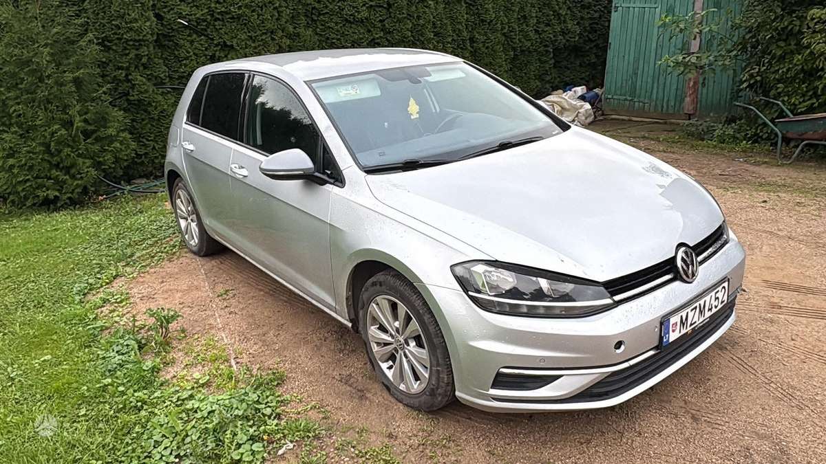 Volkswagen Golf - 2