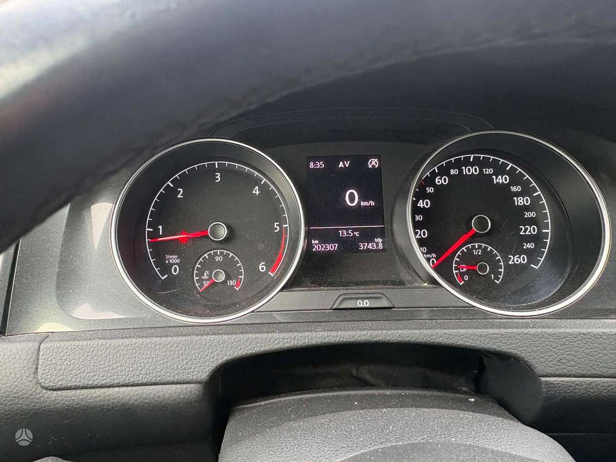 Volkswagen Golf - 5