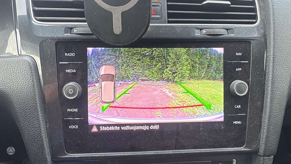 Volkswagen Golf - 6