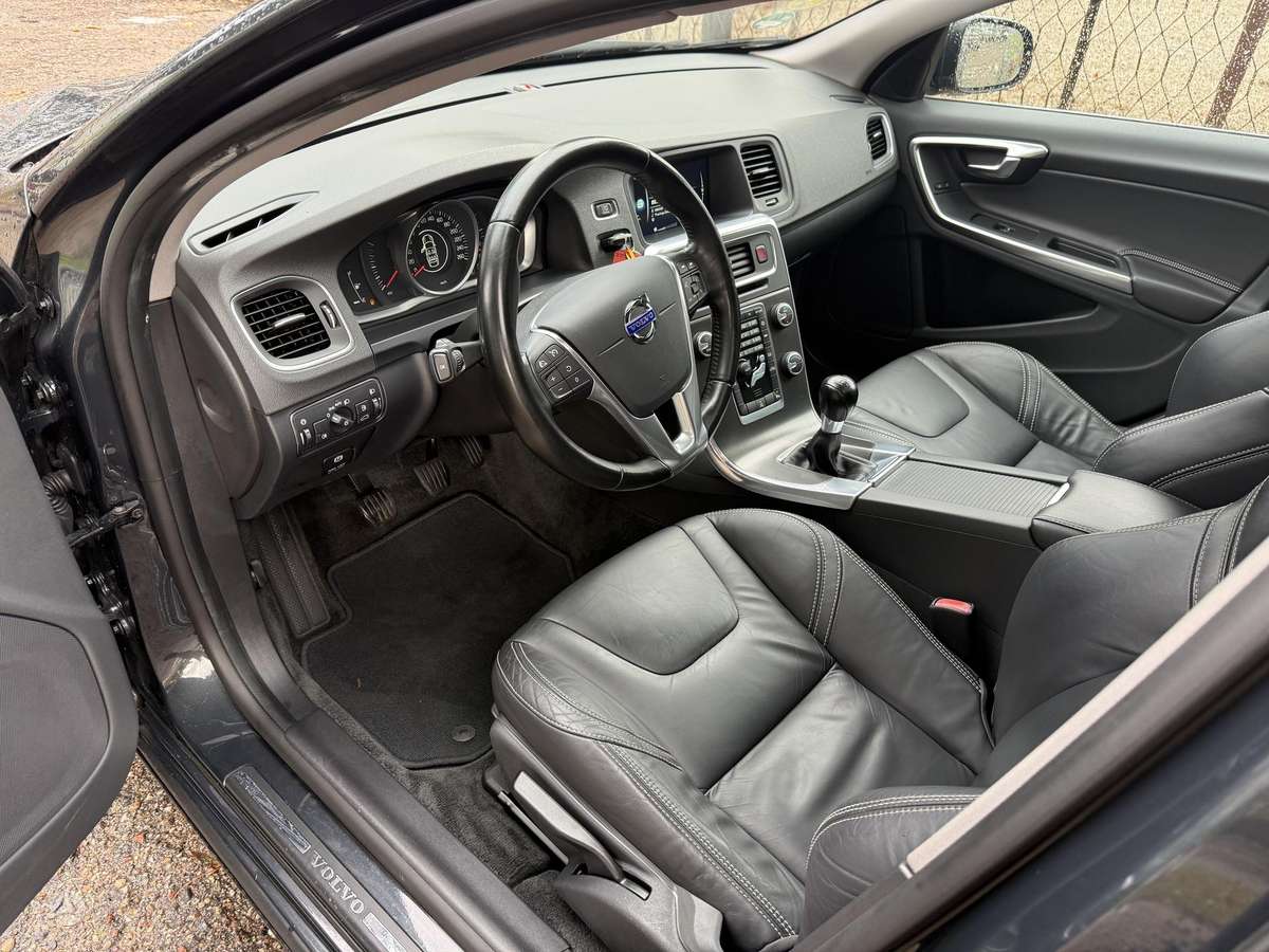 Volvo V60, 2.0 l., Универсал