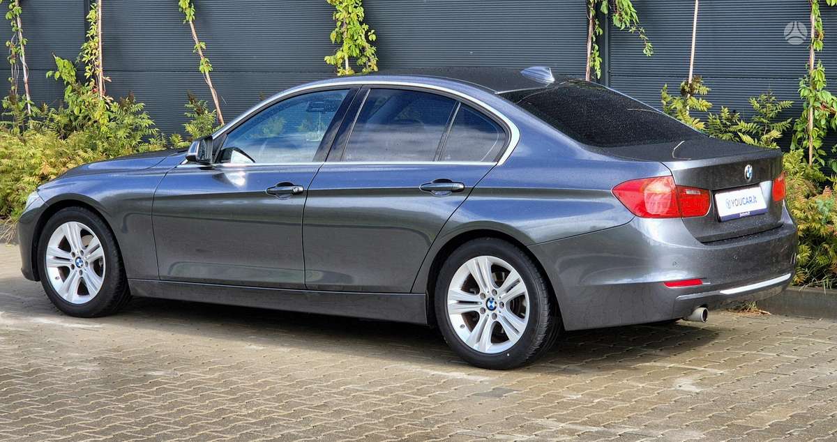BMW 320, 2.0 l., saloon / sedan