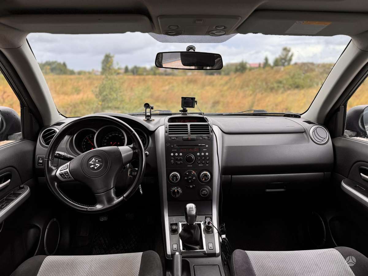 Suzuki Grand Vitara - 11