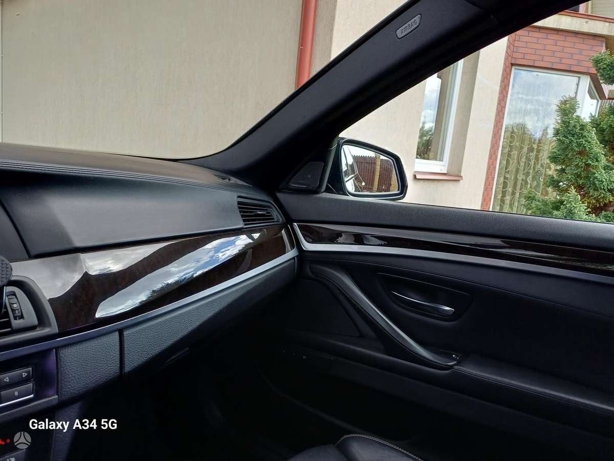 BMW 550, 4.4 l., Седан