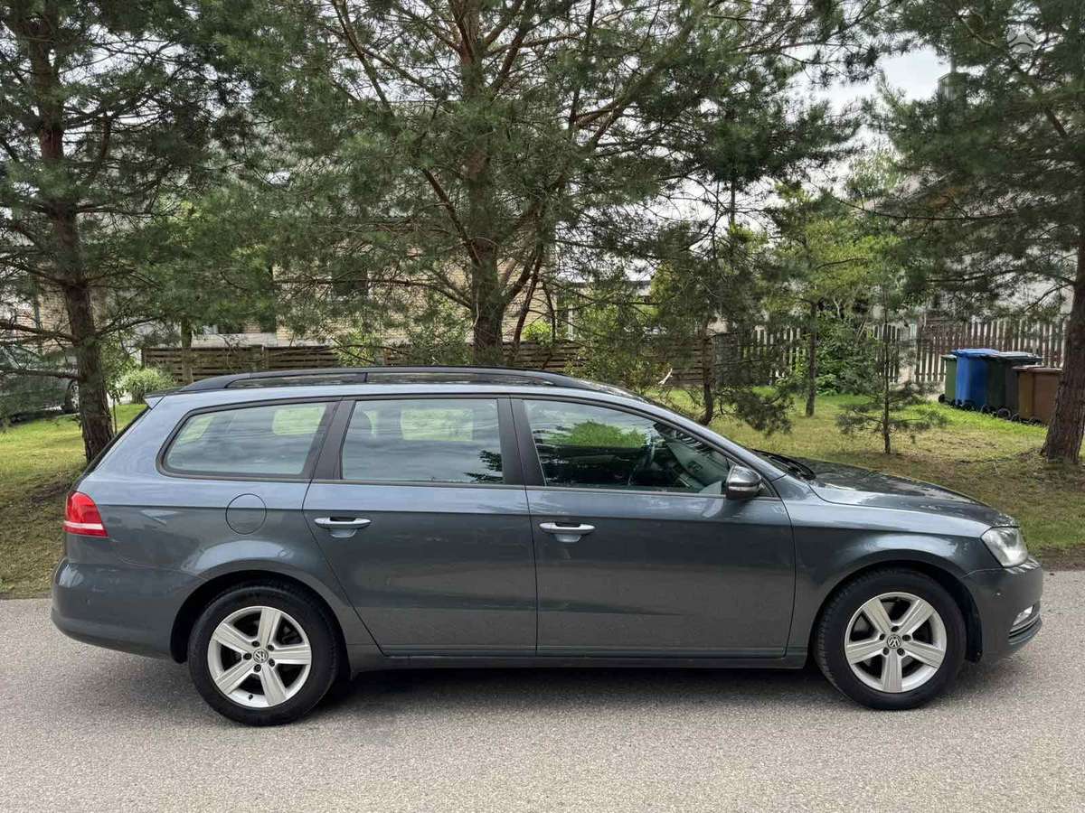 Volkswagen Passat - 4