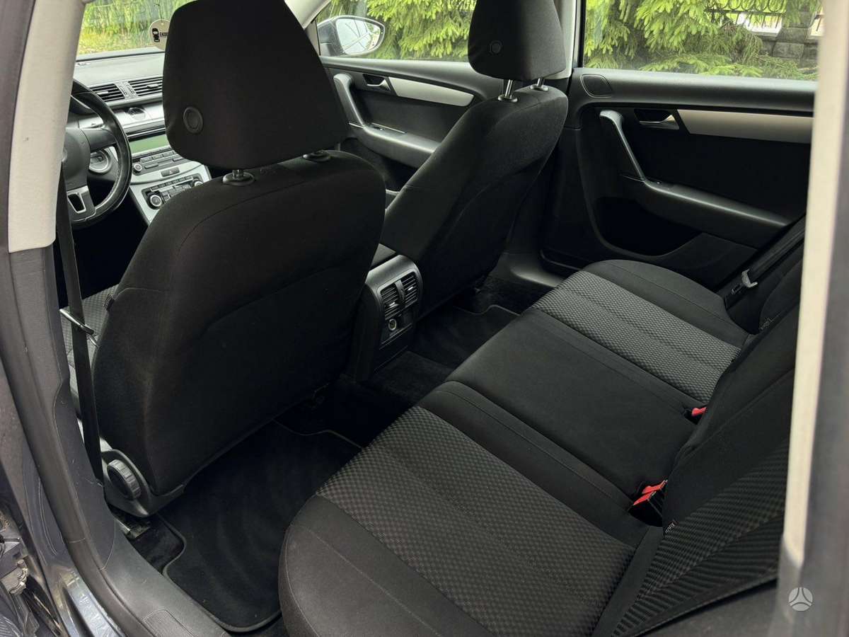 Volkswagen Passat - 8