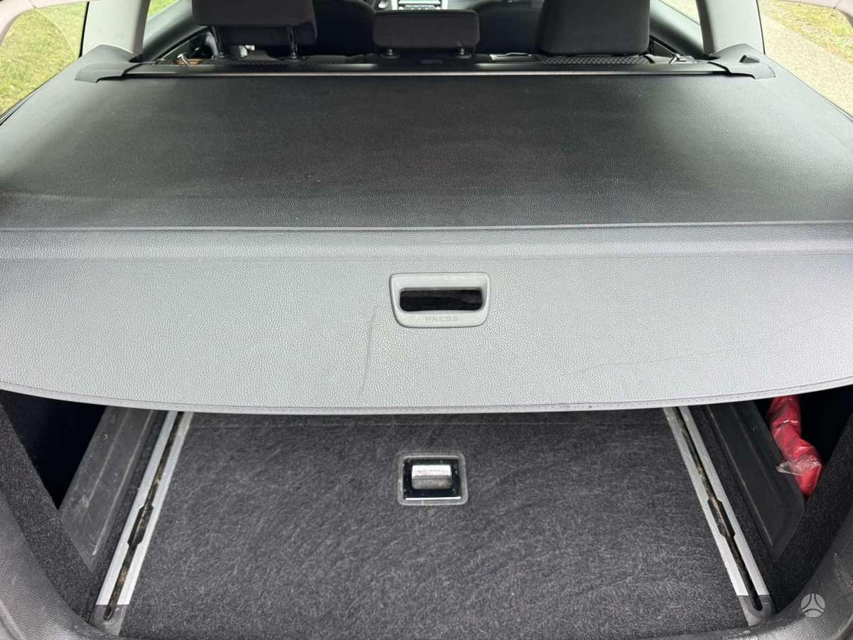 Volkswagen Passat - 11