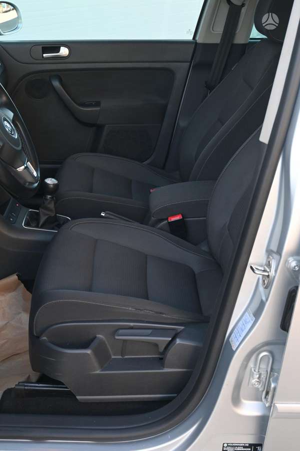 Volkswagen Golf 2010 — photo 14