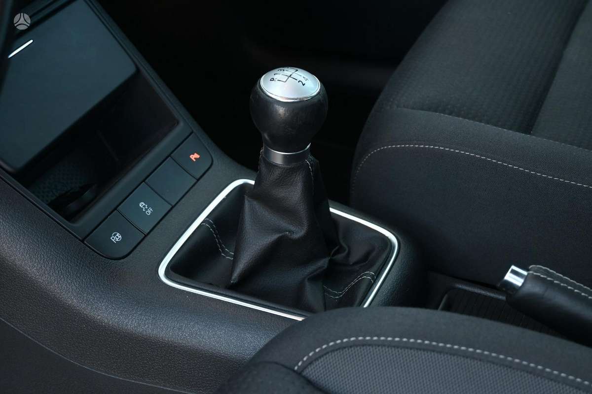 Volkswagen Golf 2010 — photo 18