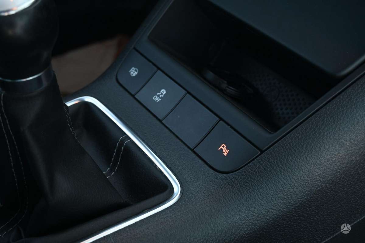 Volkswagen Golf 2010 — photo 22
