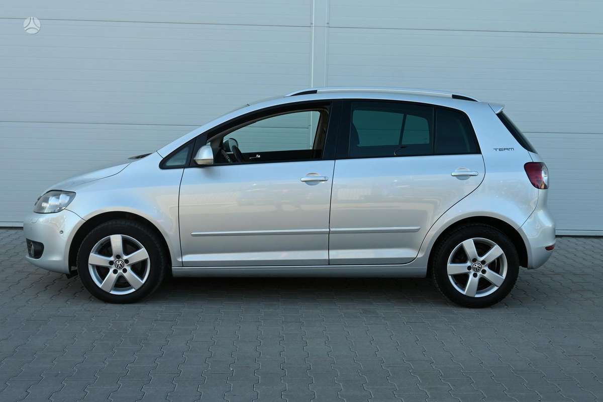 Volkswagen Golf 2010 — photo 11