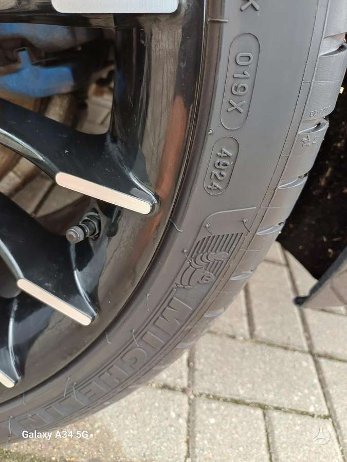 BMW 550, 4.4 l., Седан