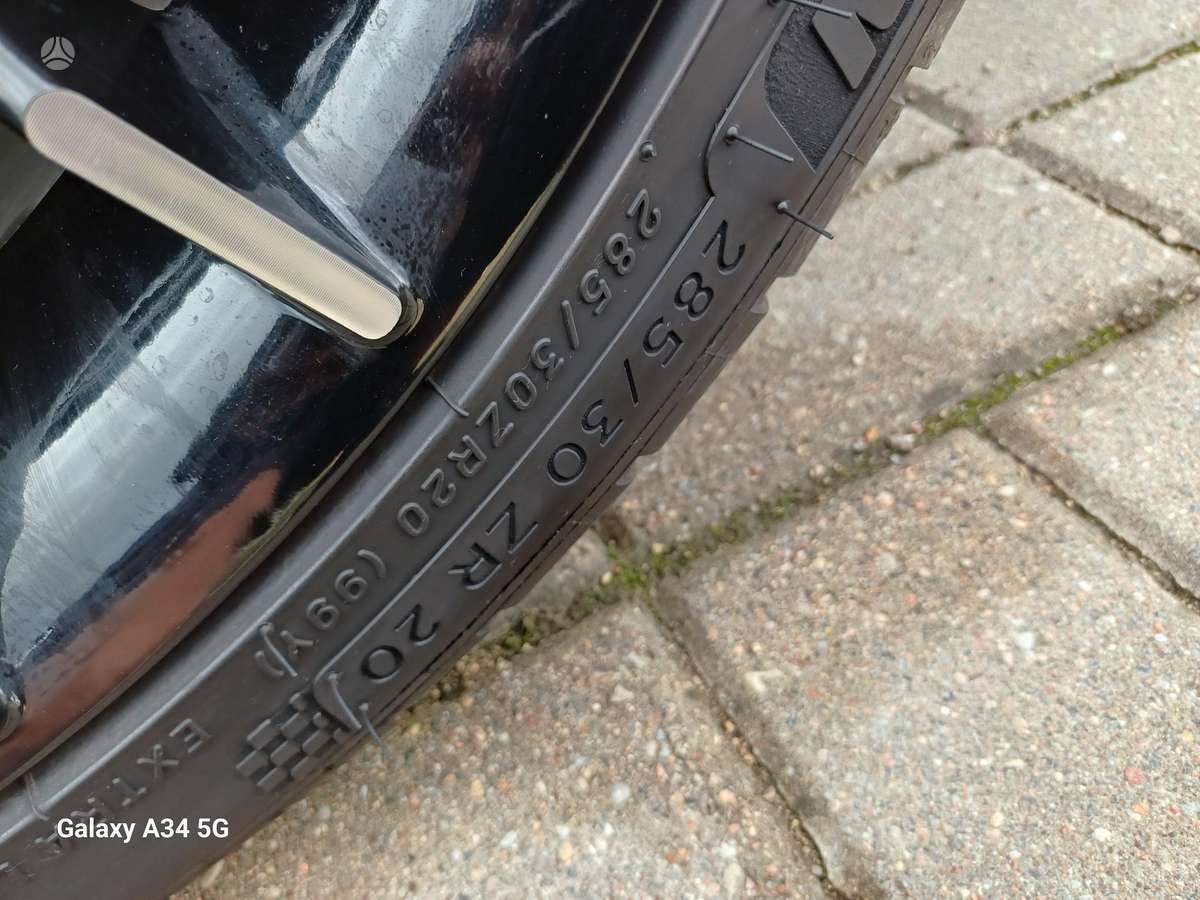 BMW 550, 4.4 l., Седан