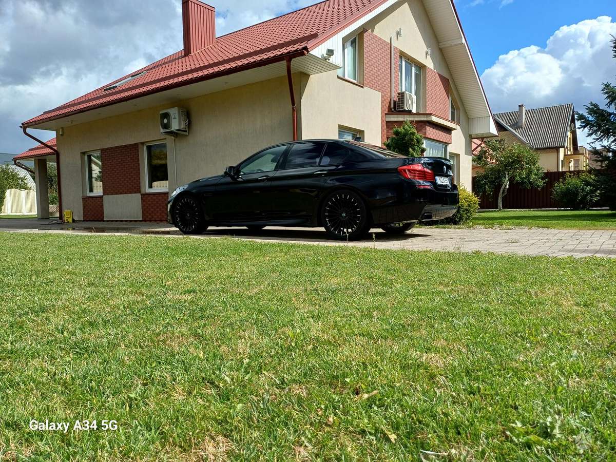 BMW 550, 4.4 l., Седан
