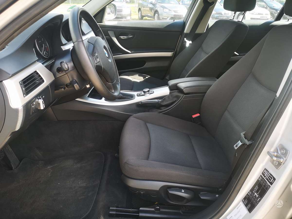 BMW 318, 2.0 l., universalas