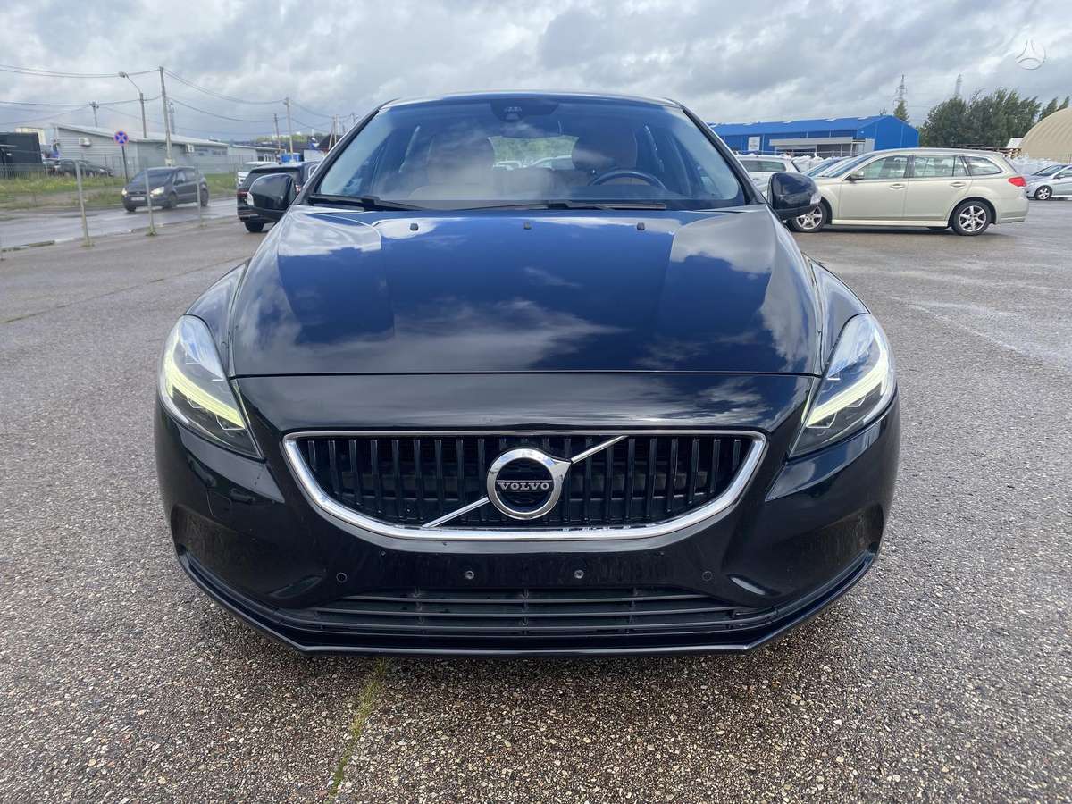 Volvo V40, 2.0 l., Хэтчбек