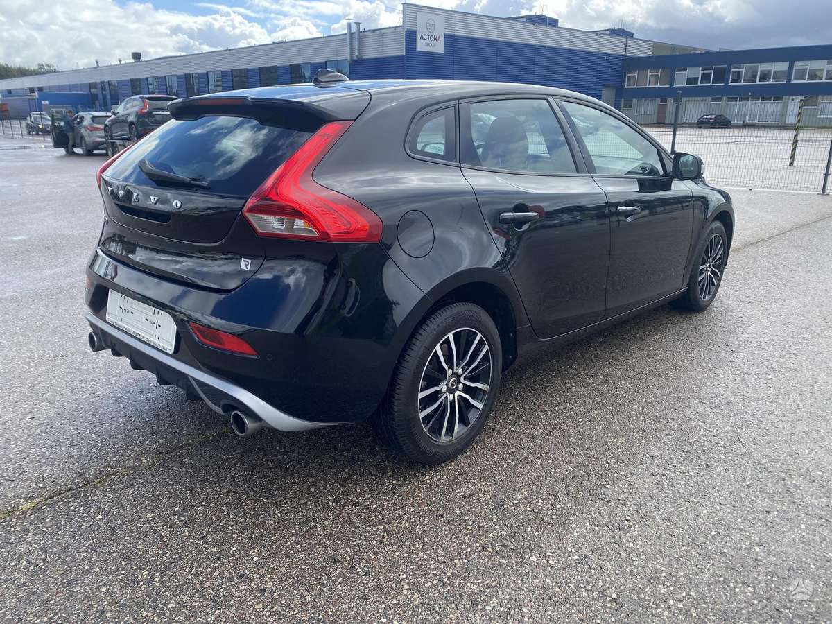 Volvo V40, 2.0 l., Хэтчбек