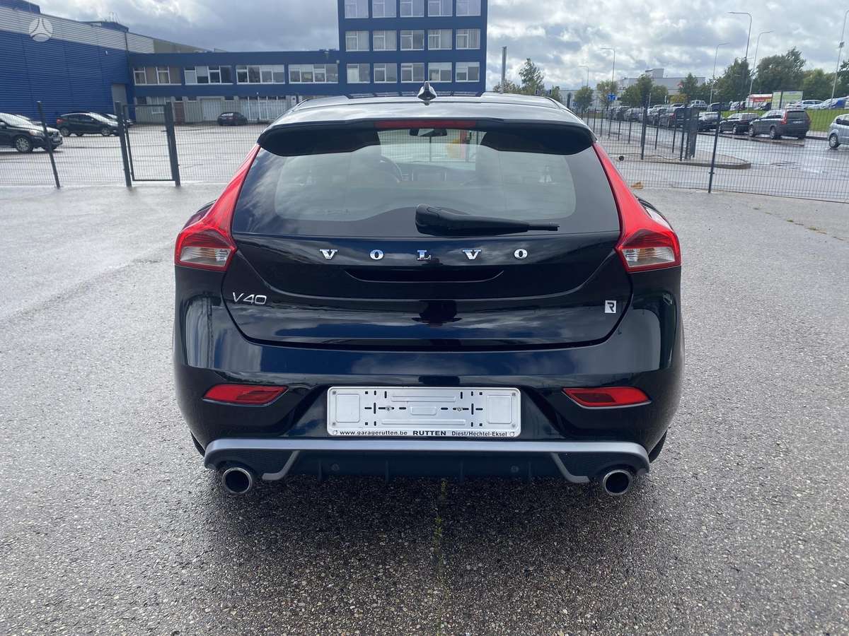 Volvo V40, 2.0 l., Хэтчбек