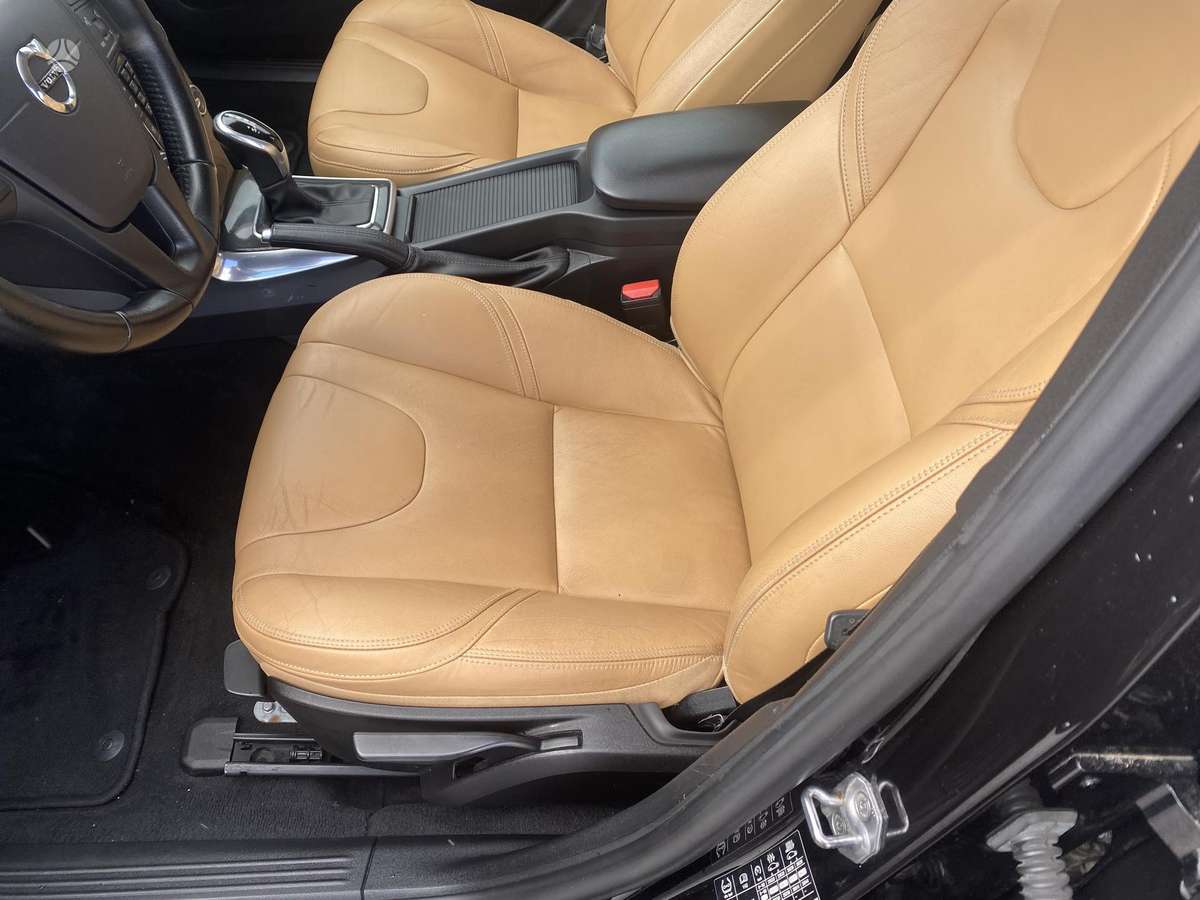 Volvo V40, 2.0 l., Хэтчбек