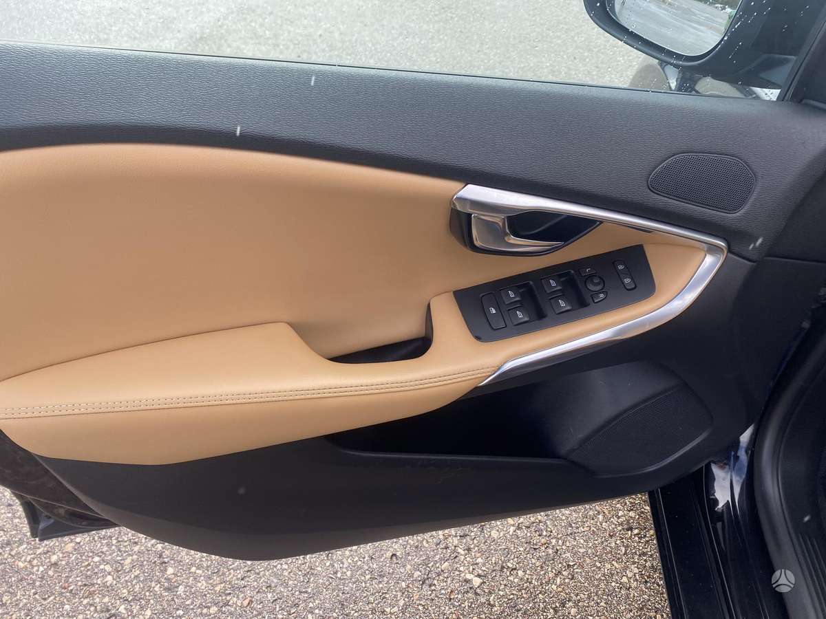 Volvo V40, 2.0 l., Хэтчбек