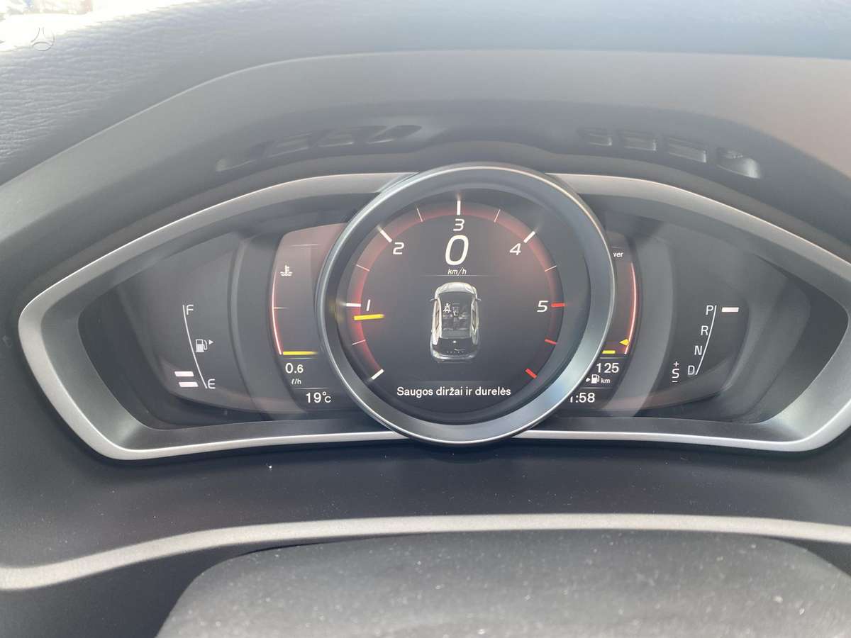 Volvo V40, 2.0 l., hatchback