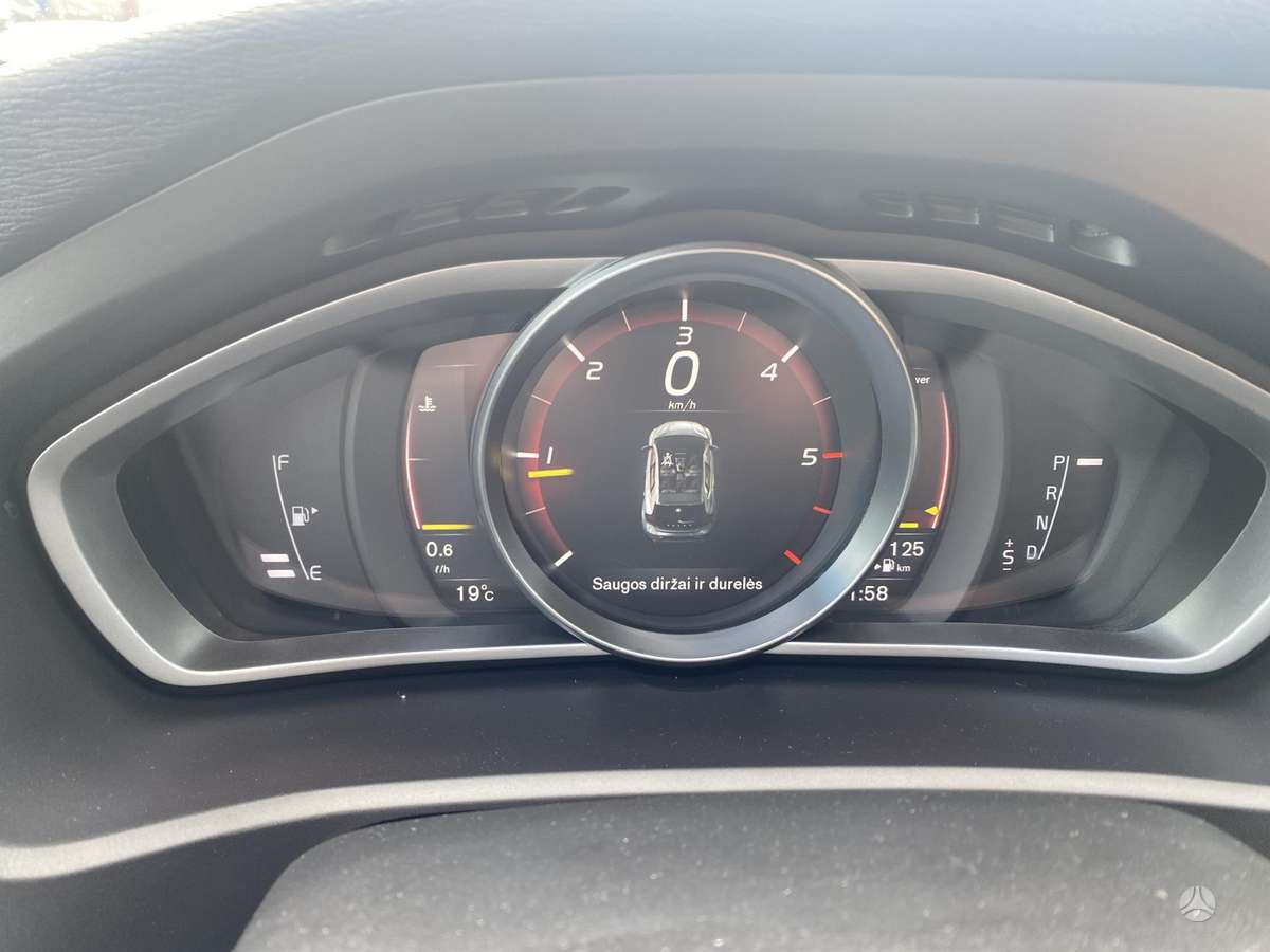 Volvo V40, 2.0 l., Хэтчбек