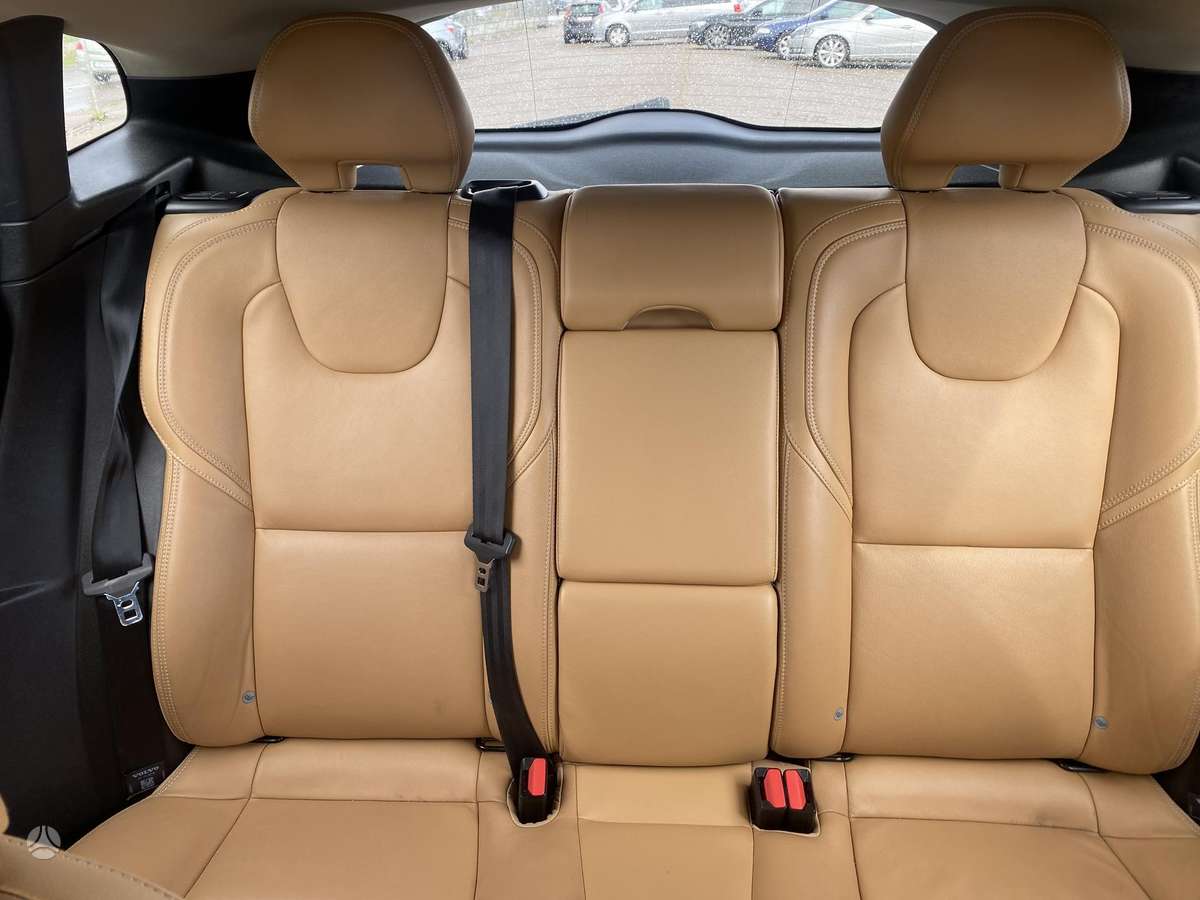 Volvo V40, 2.0 l., Хэтчбек