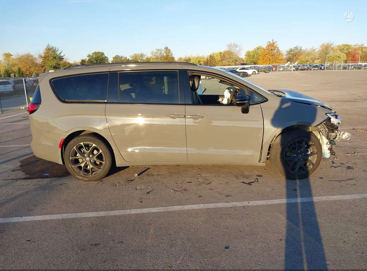 Chrysler Pacifica, Минивэн