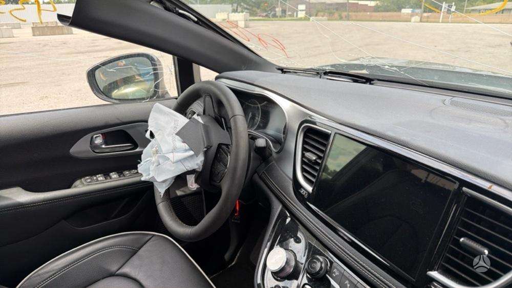 Chrysler Pacifica, Минивэн