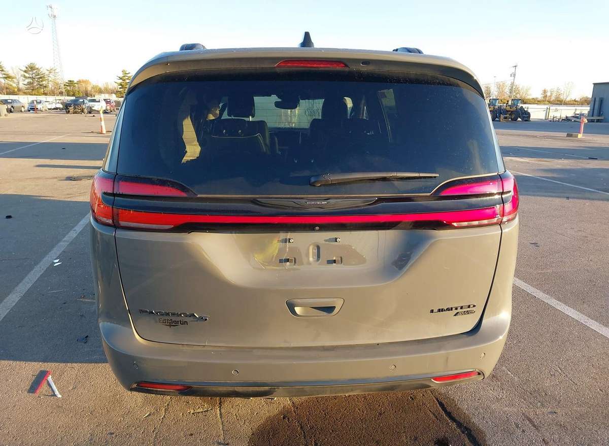 Chrysler Pacifica, Минивэн