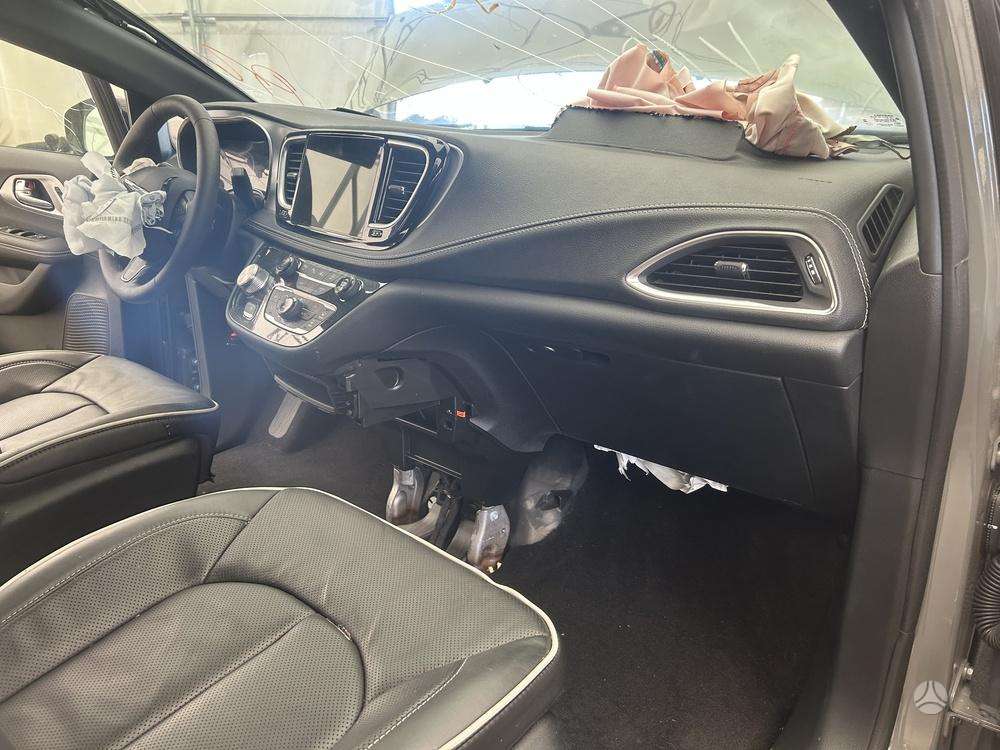 Chrysler Pacifica, Минивэн