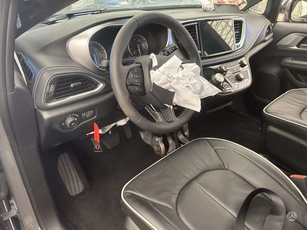 Chrysler Pacifica, Минивэн