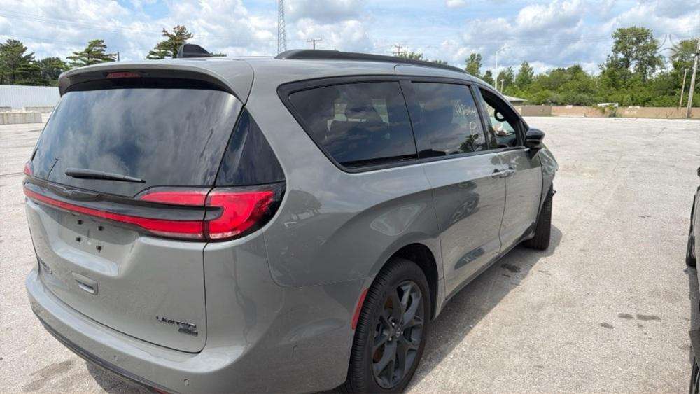 Chrysler Pacifica, Минивэн